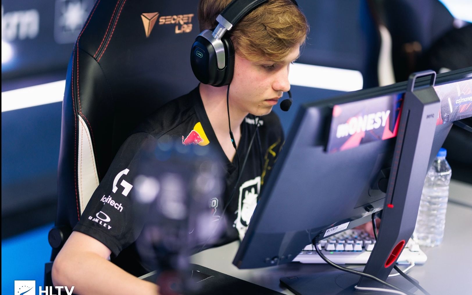 一直秉承着 一直秉承着